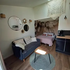 Petit Cocon Avec Terrasse LʼIsle-sur-la-Sorgue